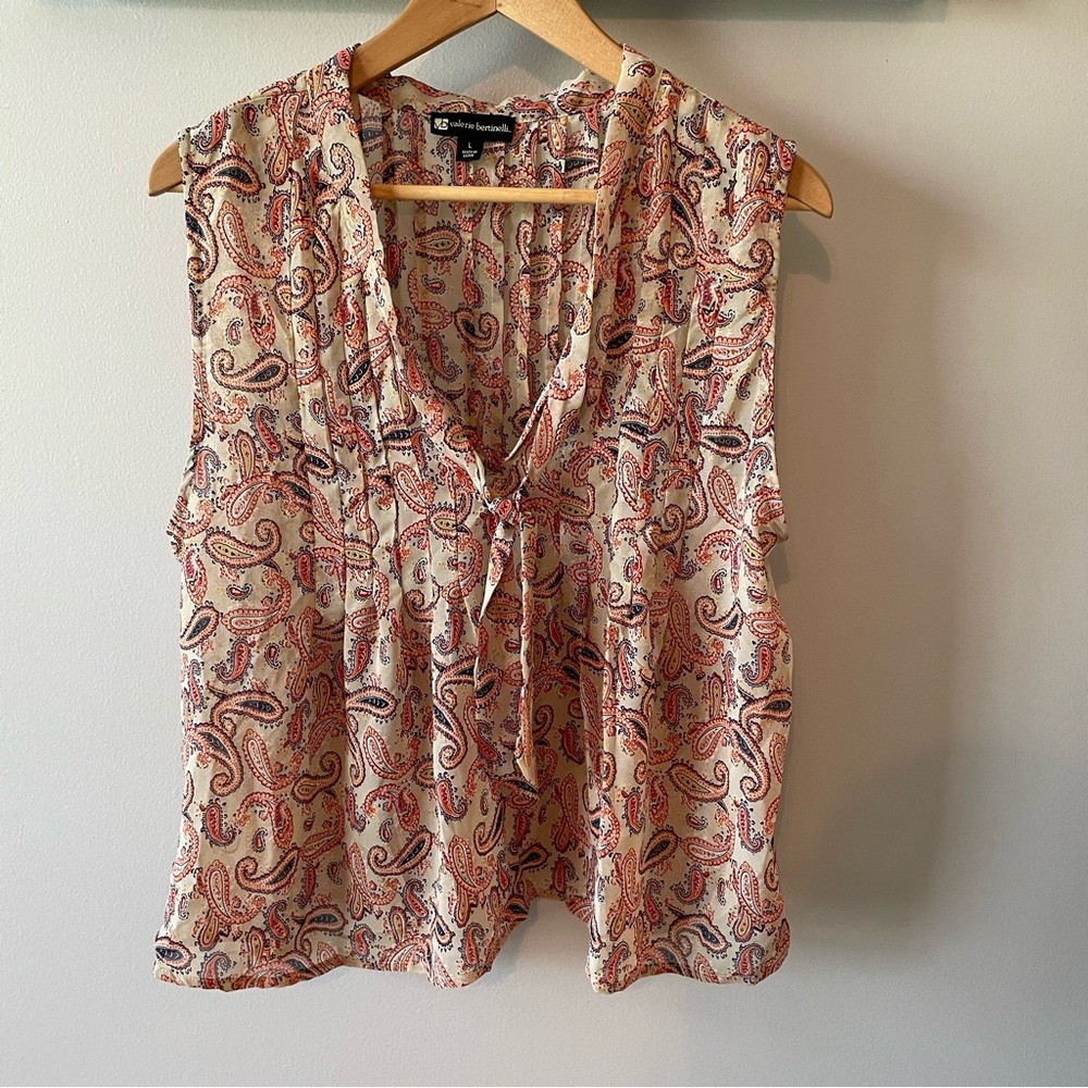 Valerie Bertinelli paisley chiffon top with pleats and bow, L, EUC